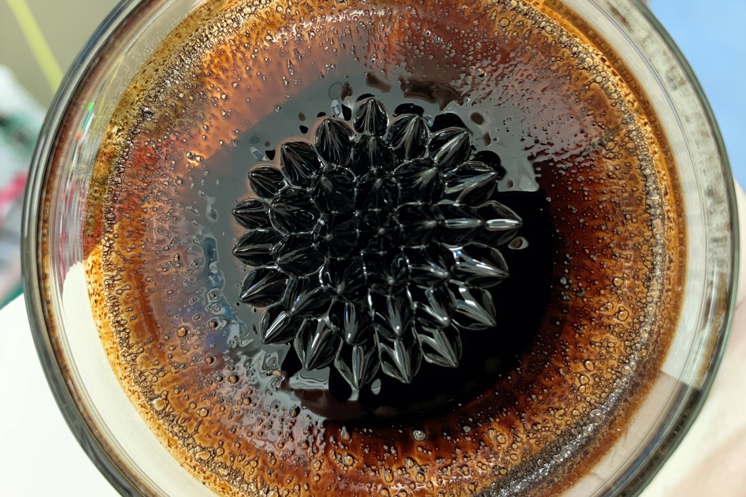 Ferrofluid (Rosenzweig-Effekt)